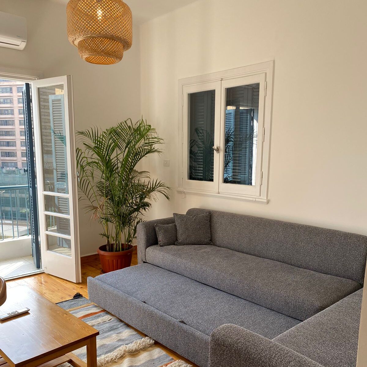 Spacious apartment for your stay in Cairo next to the Nile.